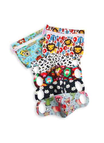 Practical Schoolchildren Face Mask 4 pack size XXS + 2 small wetbags (school jungle, king of the jungle)